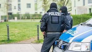 Almanya'da aşırı sağcılıkla suçlanan polis sayısı 49'a yükseldi